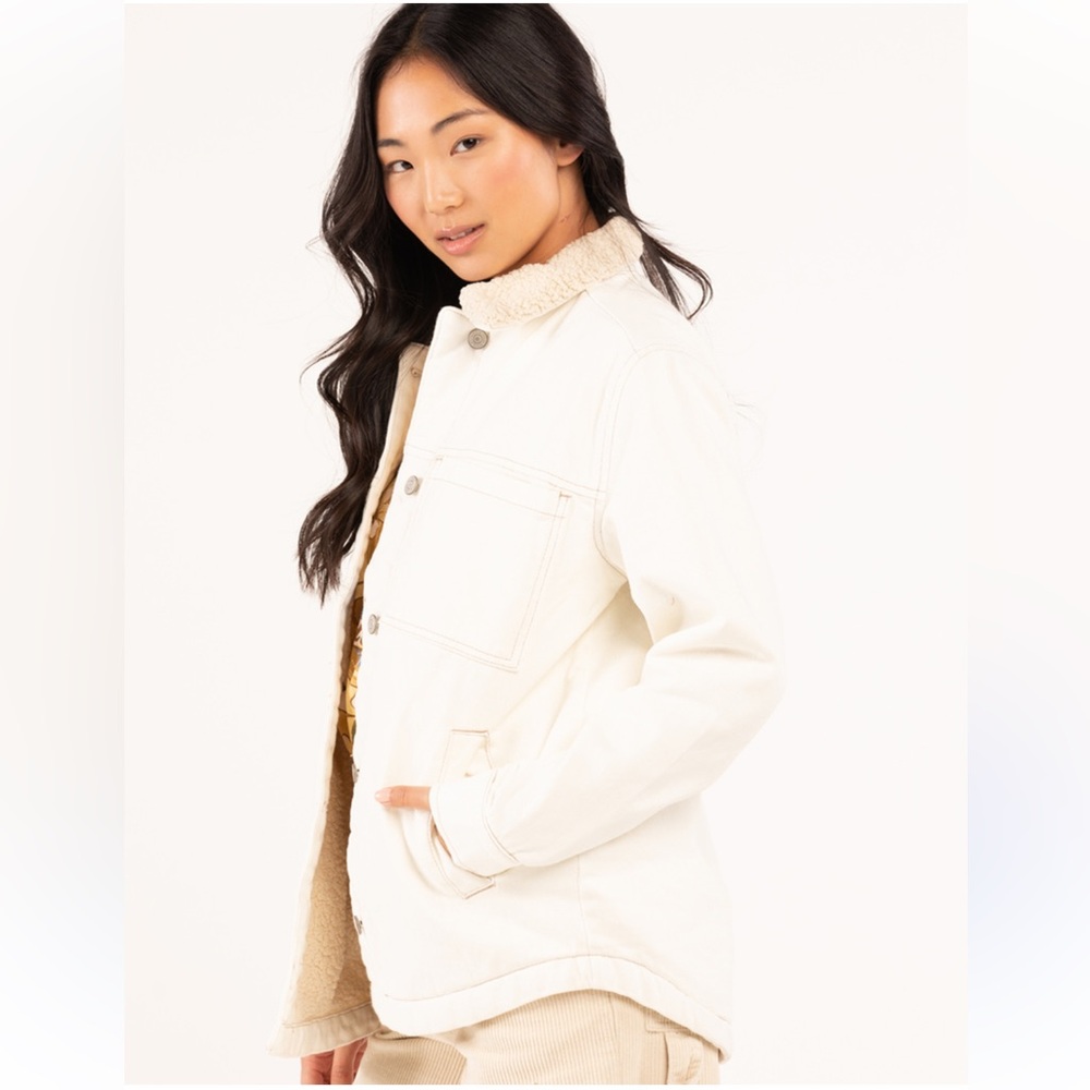 Women’s M Cream denim Jacket shacket with Sherpa Lining